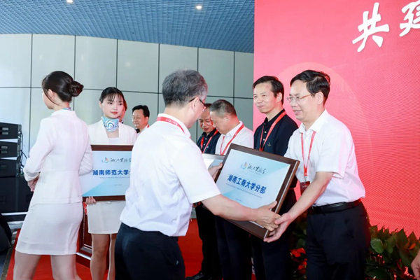 1657499300560084603.jpg 10.jpg